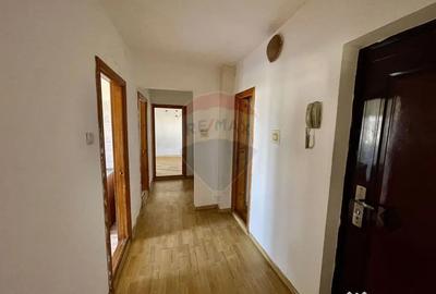 Apartament cu 3 camere decomandat în Brăilei - 8