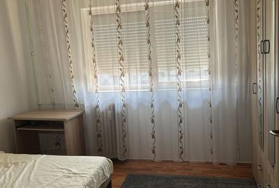Apartament cu 3 camere semidecomandat în Central - 1