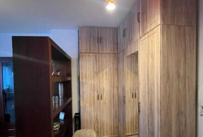 Apartament cu 3 camere decomandat, mobilat în Răcădău