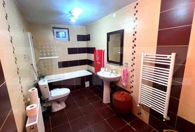 Casă cu 5 camere cu Teren 250 Mp în Central - 6