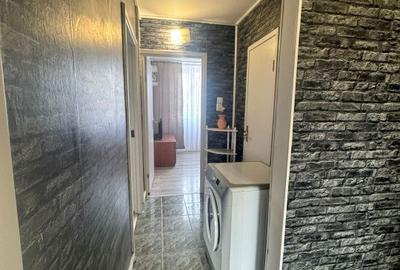 Apartament cu 3 camere decomandat în Drumul Taberei