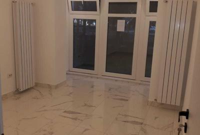 Spațiu comercial, de 22 mp, în Central - 4