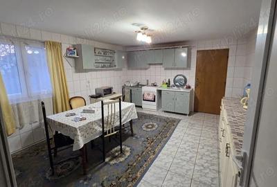 Casă cu 6 camere cu Canalizare în Girocului - 9