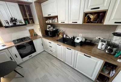 Apartament de vanzare, cu 3 camere, 80 mp, zona Sud - 11