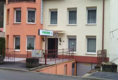 Casă cu 6 camere cu Teren 720 Mp în Central - 1