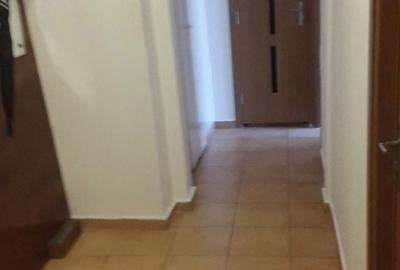 Apartament cu 3 camere semidecomandat în Pantelimon - 1