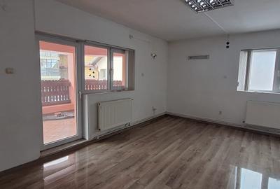 Casă cu 9 camere cu Canalizare în Mihai Bravu - 9