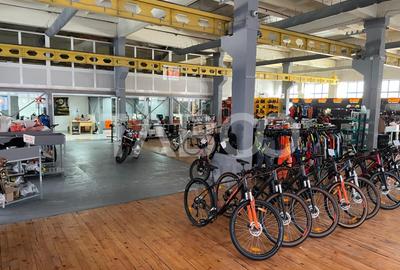 Hala 430mp cu vitrina 21m si birouri zona circulata Piata Cluj - 4