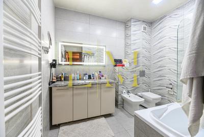 Apartament cu 3 camere decomandat, mobilat în Tractorul - 7