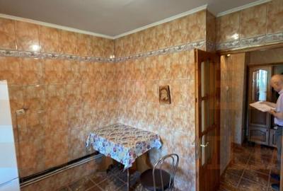 Apartament cu 3 camere decomandat în Casa de Cultură - 15