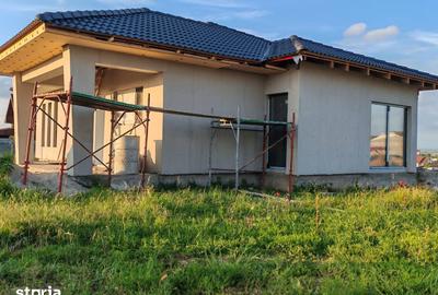 Casă cu 4 camere cu Teren 700 Mp în Central - 3