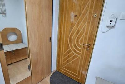 Apartament cu 3 camere decomandat în Piața Centrală - 3