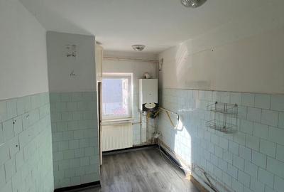 Apartament cu 4 camere decomandat în Micro 17 - 2