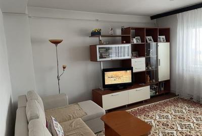 Apartament cu 3 camere decomandat în Astra