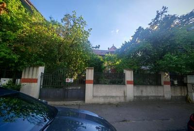 Apartament cu 3 camere decomandat, mobilat în P-ța Victoriei - 14