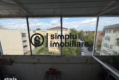 Apartament cu 3 camere decomandat în Sărari - 2