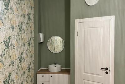 Spațiu comercial, de 85 mp, în Central - 3