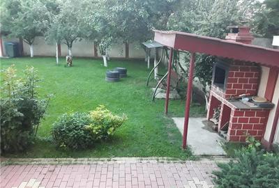 Casă cu 13 camere cu Teren 1000 Mp în Ghencea
