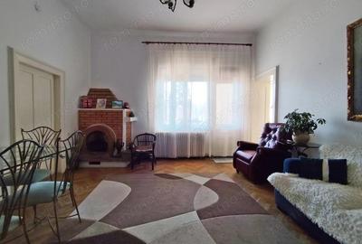 Casa cu 4 camere de vanzare in zona centrala Louis Pasteur, Oradea - 2