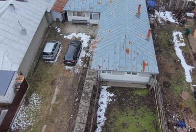 Casă individuală cu 3 camere cu Canalizare în Central - 2