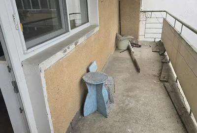 Apartament cu 3 camere semidecomandat în Gojdu - 11