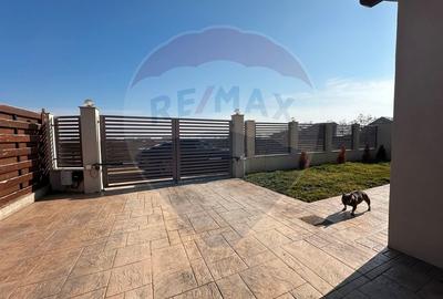 Casă cu 7 camere cu Teren 960 Mp în Vânători - 14