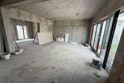 Casă cu 4 camere în Central