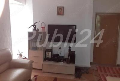 De vanzare Apartament 2 camere Universitate sect 1 - 3