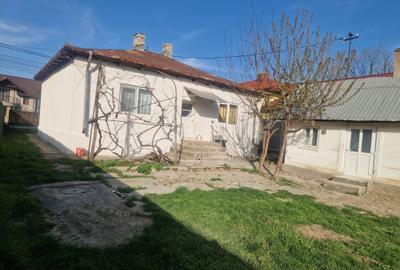 Casă cu 4 camere în Central - 2