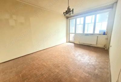 Ap. 2 cam decomandat, Bd. Independentei - 1