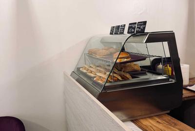 Spațiu comercial, de 25 mp, în Central - 6