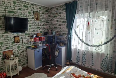 Casă individuală cu 6 camere cu Canalizare în Castelu - 13