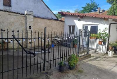 Casă cu 4 camere cu Teren 165 Mp în Central - 3