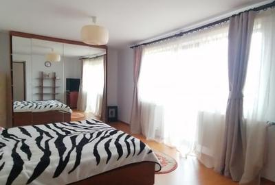 Proprietate alcatuita din imobil si teren generos,Comarnic - 10