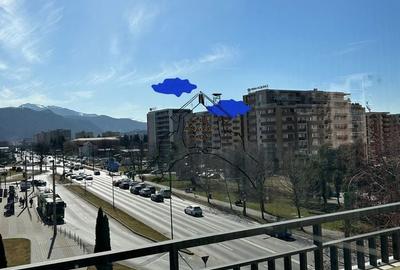 Apartament cu 3 camere decomandat în 13 Decembrie - 17