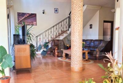 Casă cu 7 camere cu Teren 1520 Mp în Central - 28