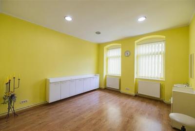 Casa pretabila: rezidential/ comercial/ servicii  Central, Fagaras - 2