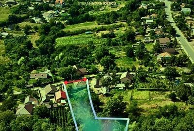 Teren cu casa de Vânzare: 1200 mp - Bârnova
