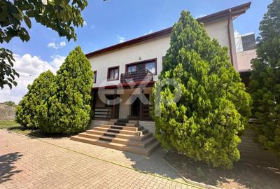 Casă cu 5 camere cu Teren 1200 Mp în Tâncăbești - 1