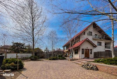 Casă cu 10 camere cu Teren 717 Mp în Central