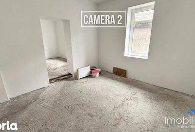 Casă cu 2 camere cu Teren 400 Mp în Petros - 2