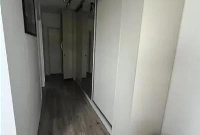 Apartament cu 3 camere decomandat în Tractorul - 5