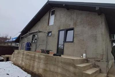 Casă cu 3 camere cu Teren 450 Mp în Horlești - 1