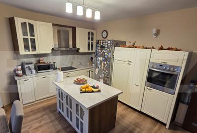 Casă cu 4 camere cu Teren 250 Mp în Cetate