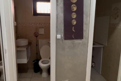 Spatiu comercial de inchiriat zona Doraly - 7