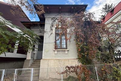 Casă cu 6 camere cu Teren 236 Mp în Copou - 1