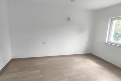 Casă cu 5 camere cu Teren 500 Mp în Rădăuți - 9