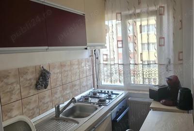 Apartament cu 3 camere semidecomandat în Micro III - 5