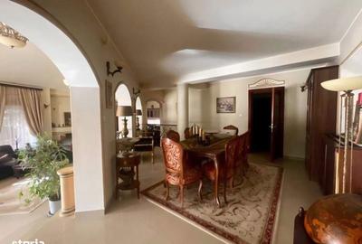 Casă cu 9 camere cu Teren 1500 Mp în Central - 4