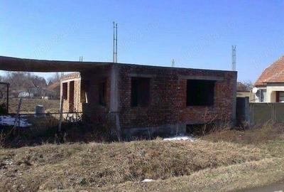 Casă cu 5 camere cu Teren 1700 Mp în Ciacova - 4